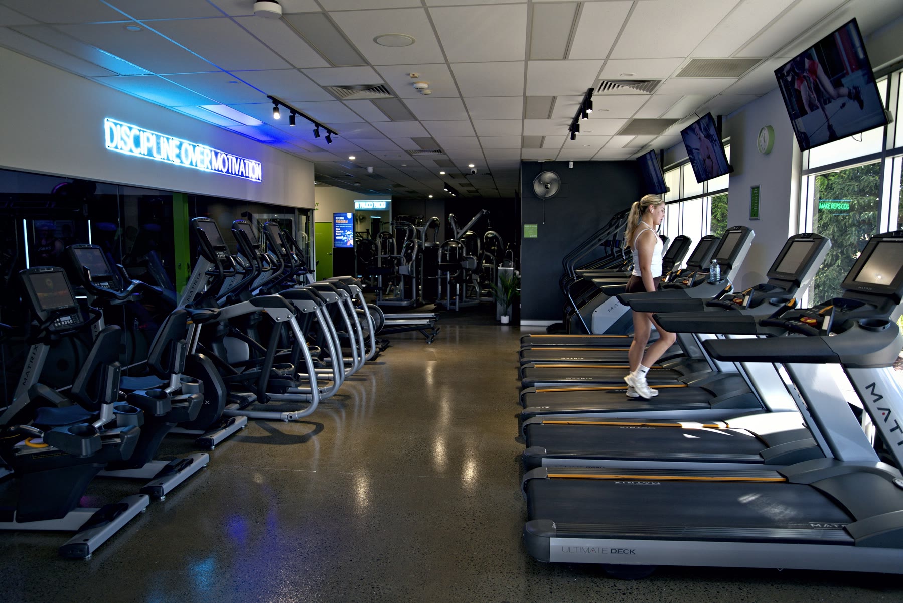 Inside ifeelgood 24/7 Oxenford